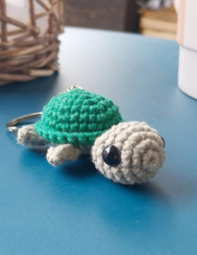 porte cle tortue vue trois quart 2