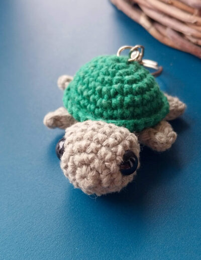 porte cle tortue vue trois quart